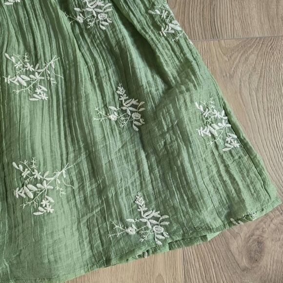 Pink Lily Mini Floral Dress Womens Small Green Pleated Embroidered Formal Preppy - Picture 2 of 6